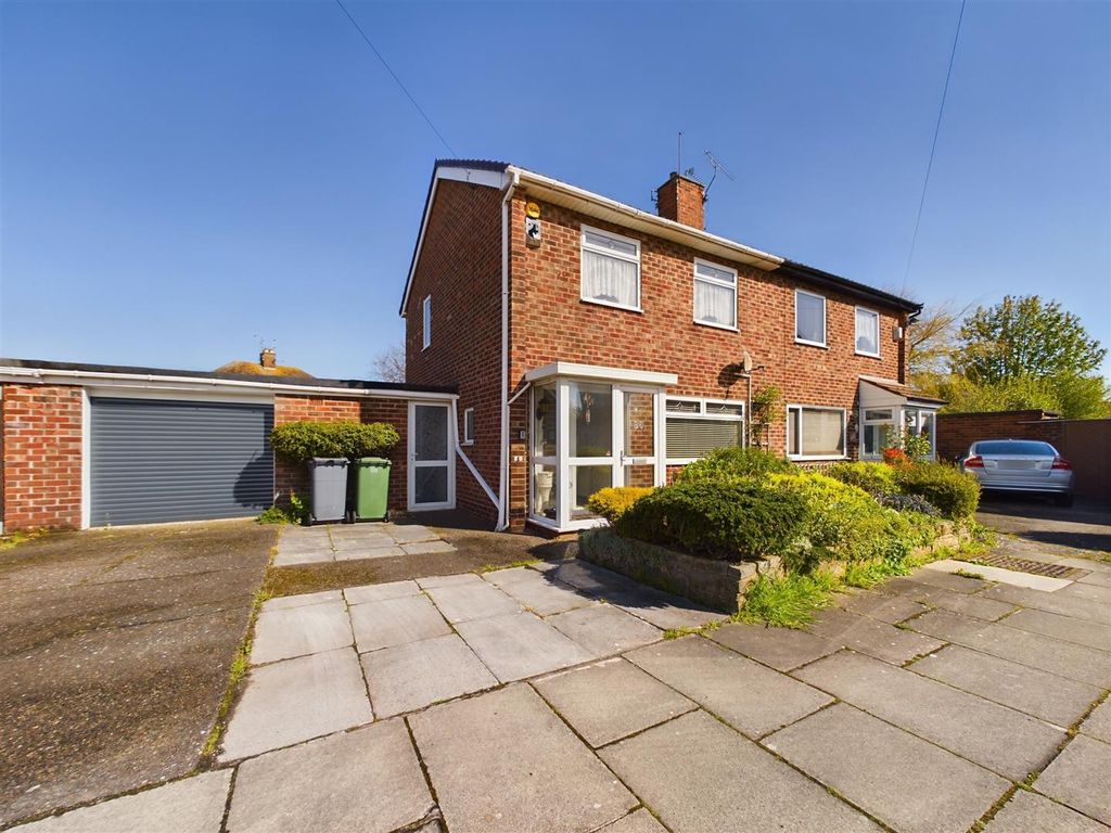 3 bed semidetached house for sale in Frobisher Road, Moreton, Wirral