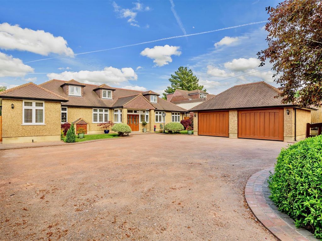 5 bed detached bungalow for sale in Ermyn Way, Leatherhead KT22 Zoopla