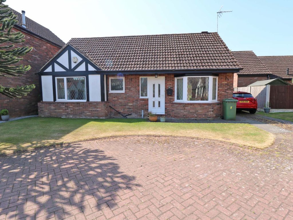 2 bed detached bungalow for sale in Temple Close, Belton, Doncaster DN9
