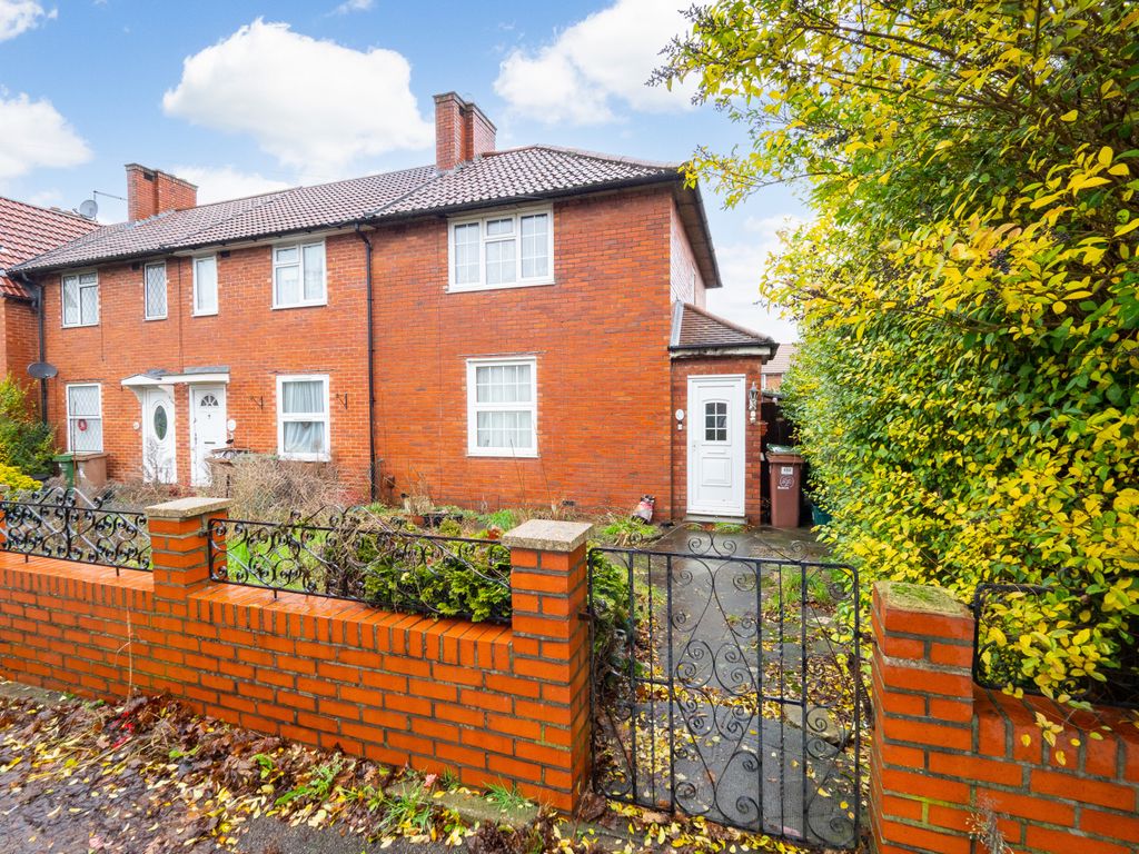 3 bed end terrace house for sale in Green Wrythe Lane, Carshalton SM5