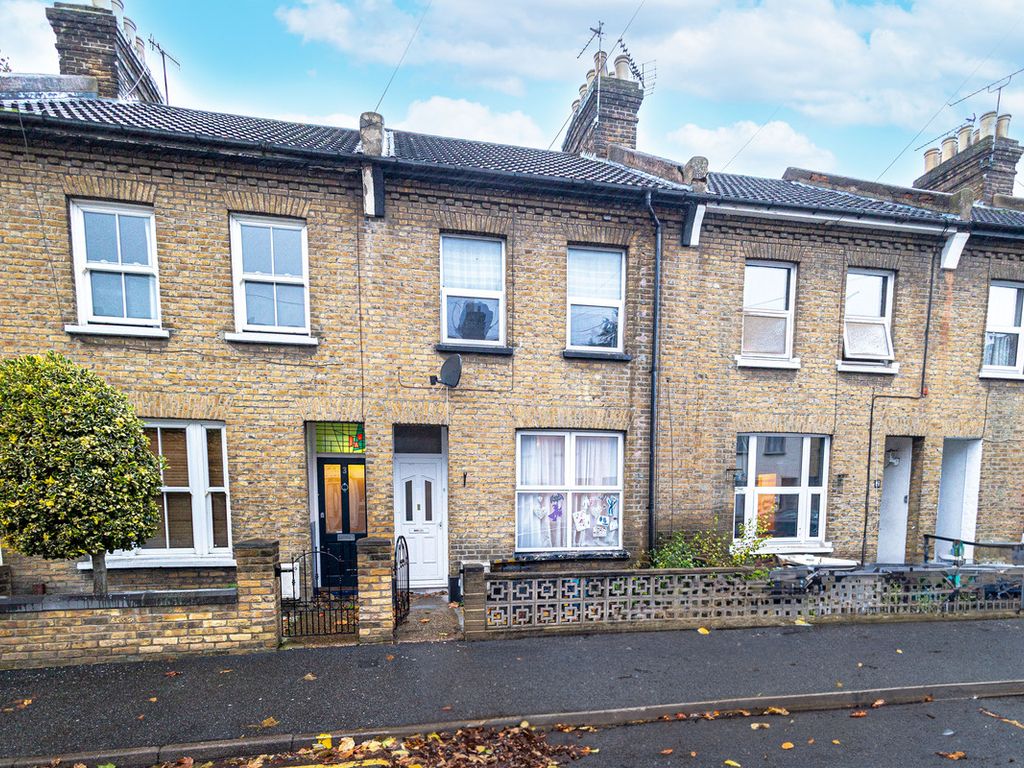 3 bed terraced house for sale in Napier Avenue, SouthendOnSea SS1, £350,000 Zoopla