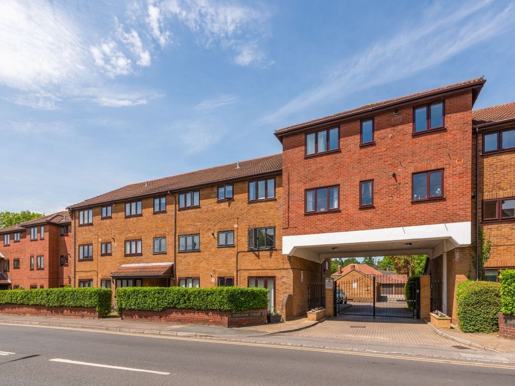 2 bed flat to rent in Imperial Court, Imperial Road, Windsor SL4 Zoopla