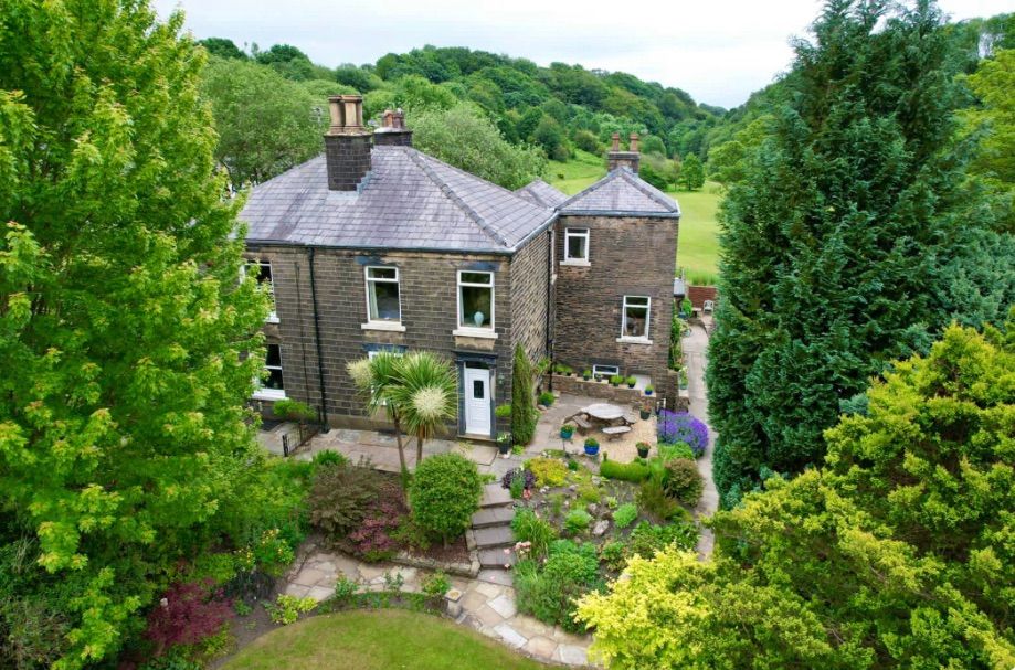 3 bed semidetached house for sale in Cross Street, Bromley Cross