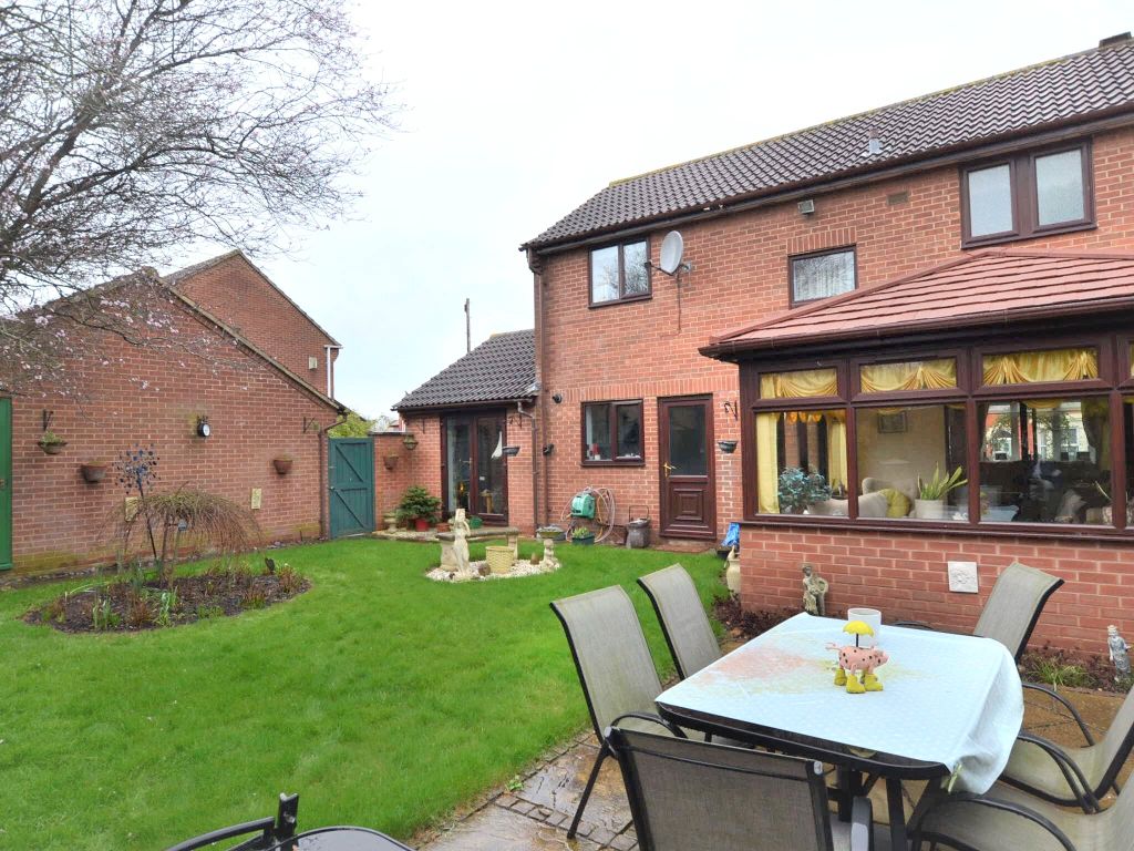 4 bed detached house for sale in Churchdown Lane, Hucclecote