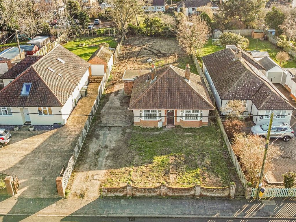 2 bed detached bungalow for sale in Ransom Road, Woodbridge IP12, £
