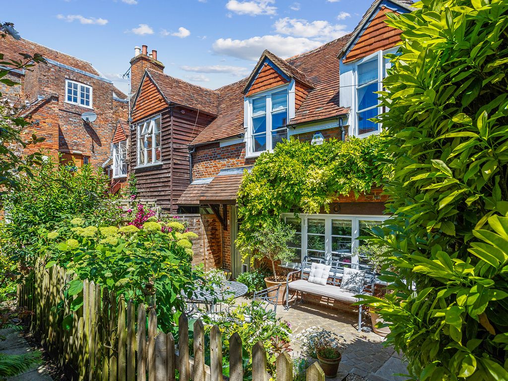 2 bed cottage for sale in Lancaster House Mews, High Street, Hungerford