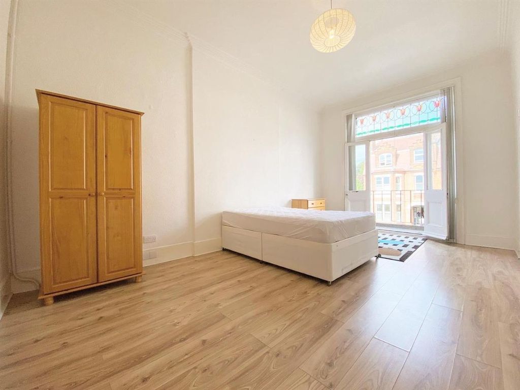 Studio to rent in Parsifal Road, West Hampstead, London NW6 Zoopla