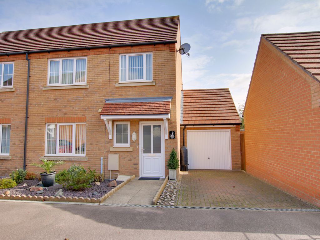 3 bed semidetached house for sale in Gaul Road, March PE15, £275,000