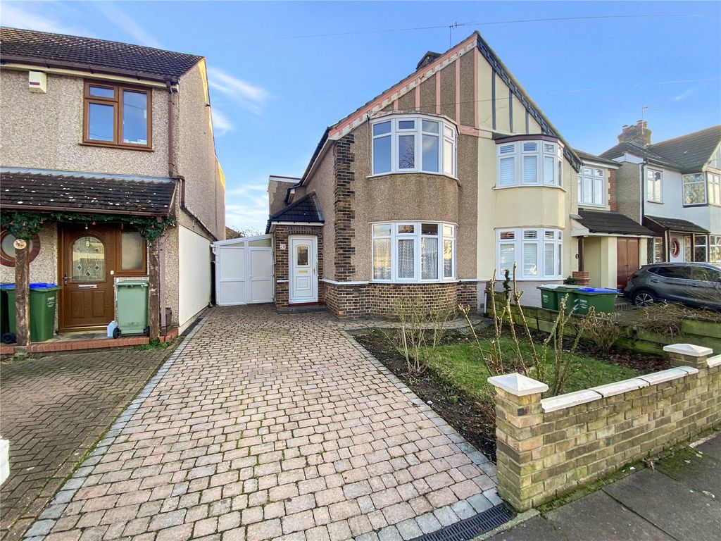 2 bed semidetached house for sale in Shuttle Close, Sidcup DA15, £