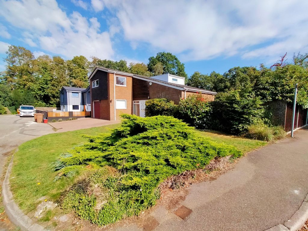 4 bed property to rent in Whitney Drive, Stevenage SG1, £2,750 pcm Zoopla