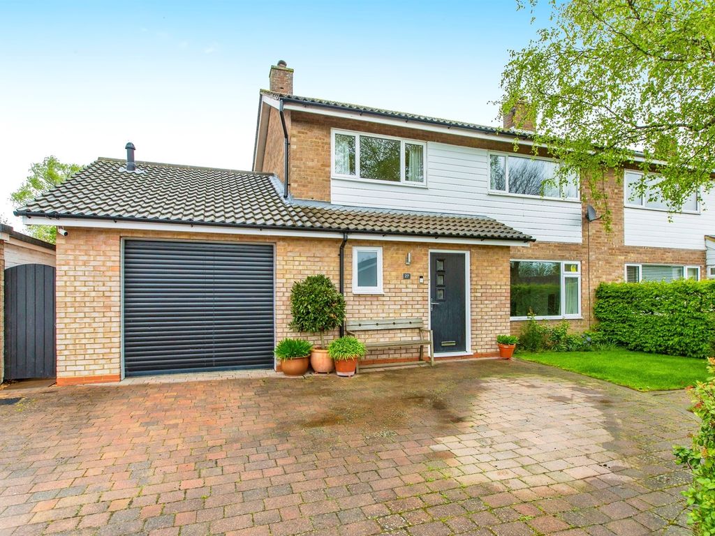 4 bed semidetached house for sale in Greenfields, Eltisley, St. Neots