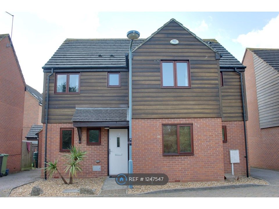 4 bed detached house to rent in Chasewater Crescent, Broughton, Milton