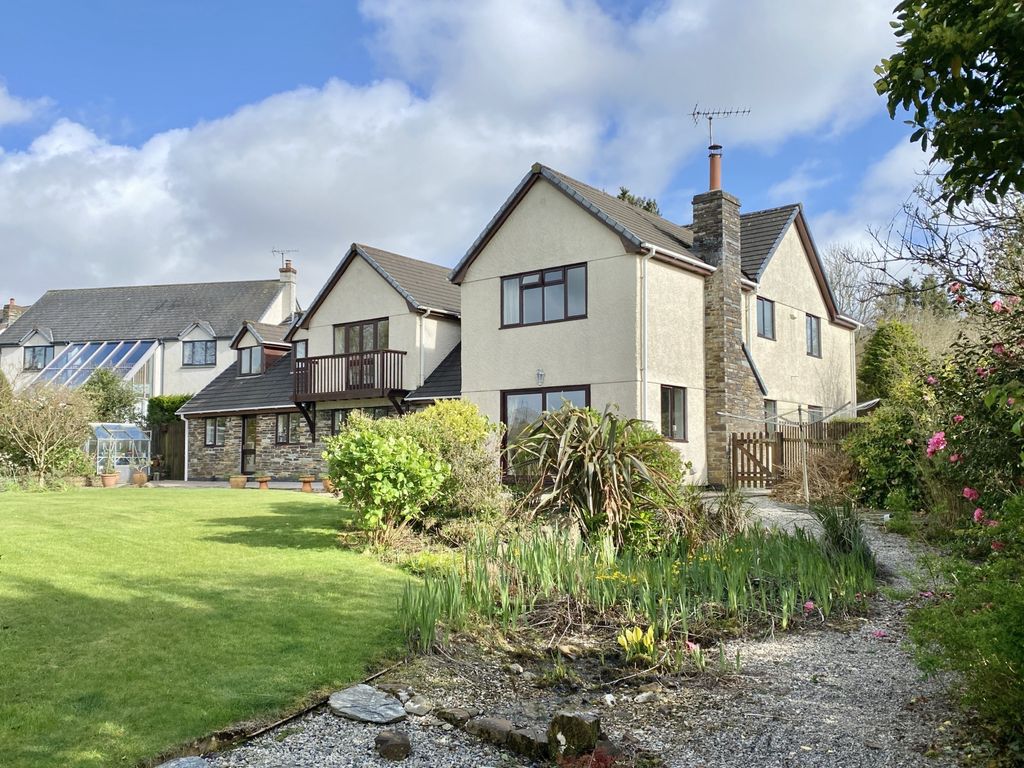 5 bed detached house for sale in Bowood Park, Lanteglos PL32, £795,000