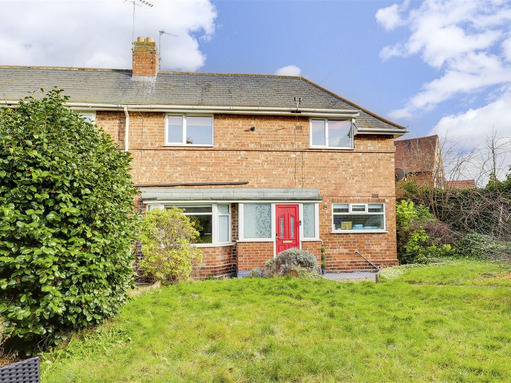 3 bed flat to rent in Frederick Avenue, Ilkeston, Derbyshire DE7, £