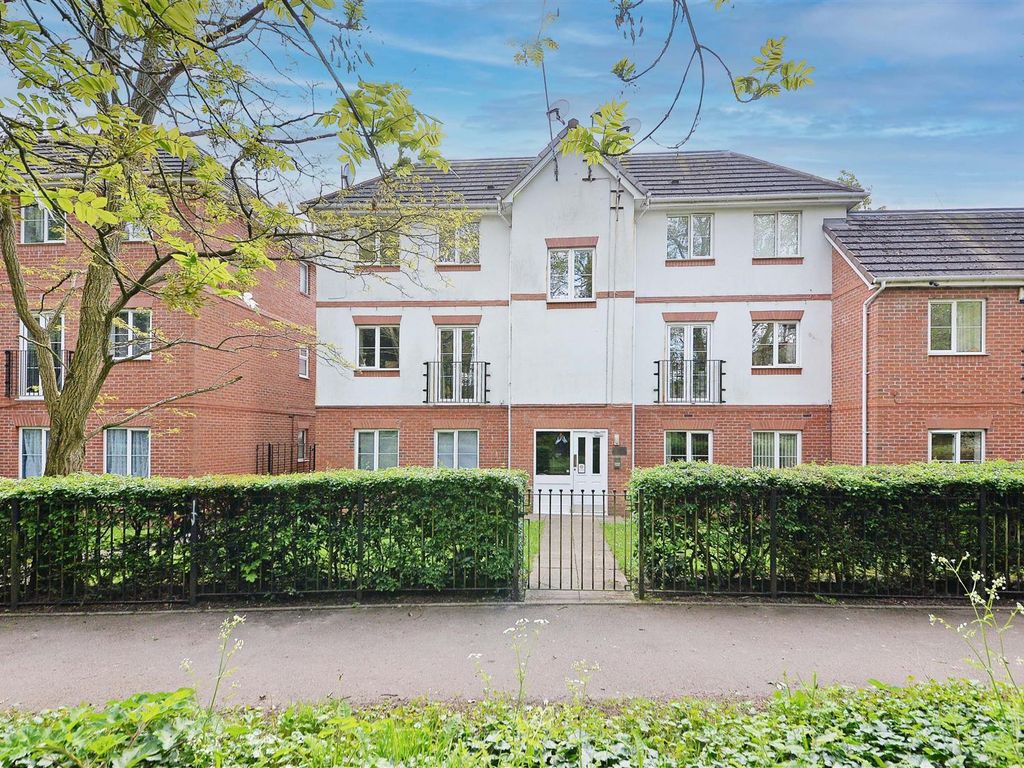 2 bed flat for sale in Birches Court, Haunch Lane, Kings Heath