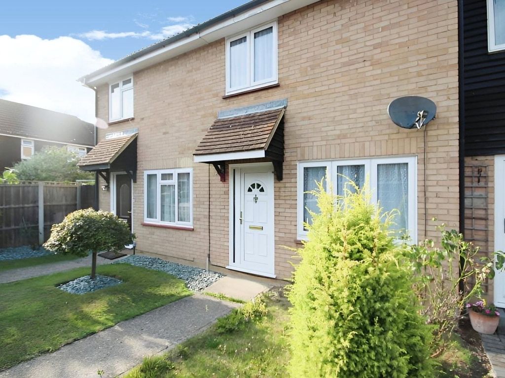2 bed terraced house to rent in Brooklands Park, Laindon, Basildon SS15