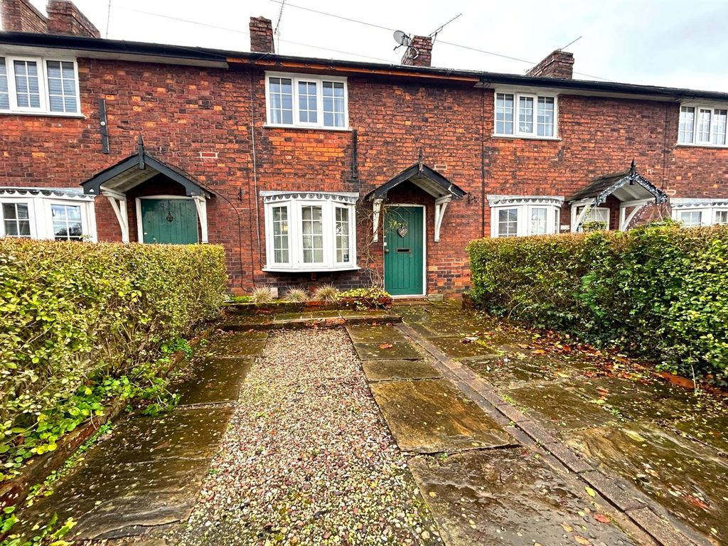 2 bed terraced house to rent in Chelsea Cottages, Chapel Lane, Wilmslow