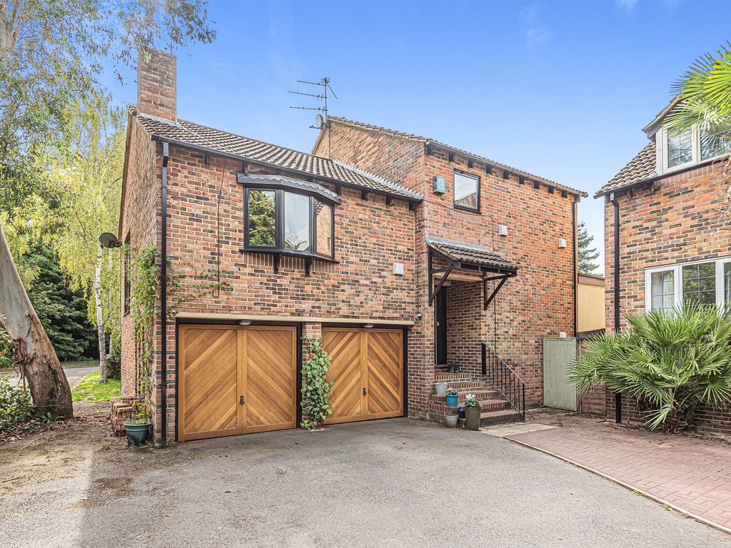 5 bed detached house for sale in Oldacres, Maidenhead SL6 Zoopla