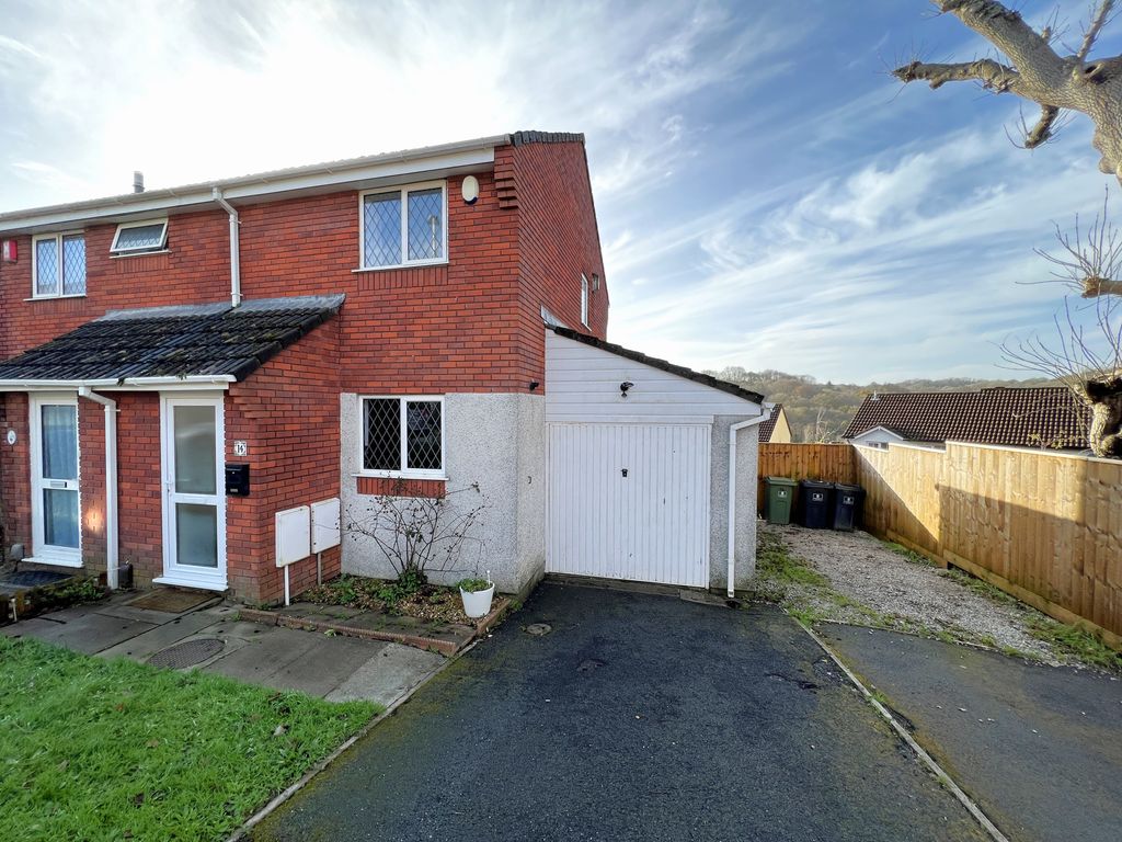 2 bed end terrace house to rent in Westbury Close, Whitleigh, Plymouth