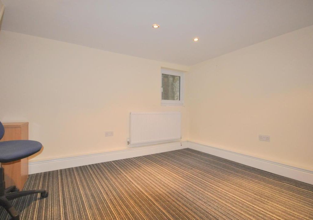Room to rent in Leavesden Road, Watford WD24 Zoopla