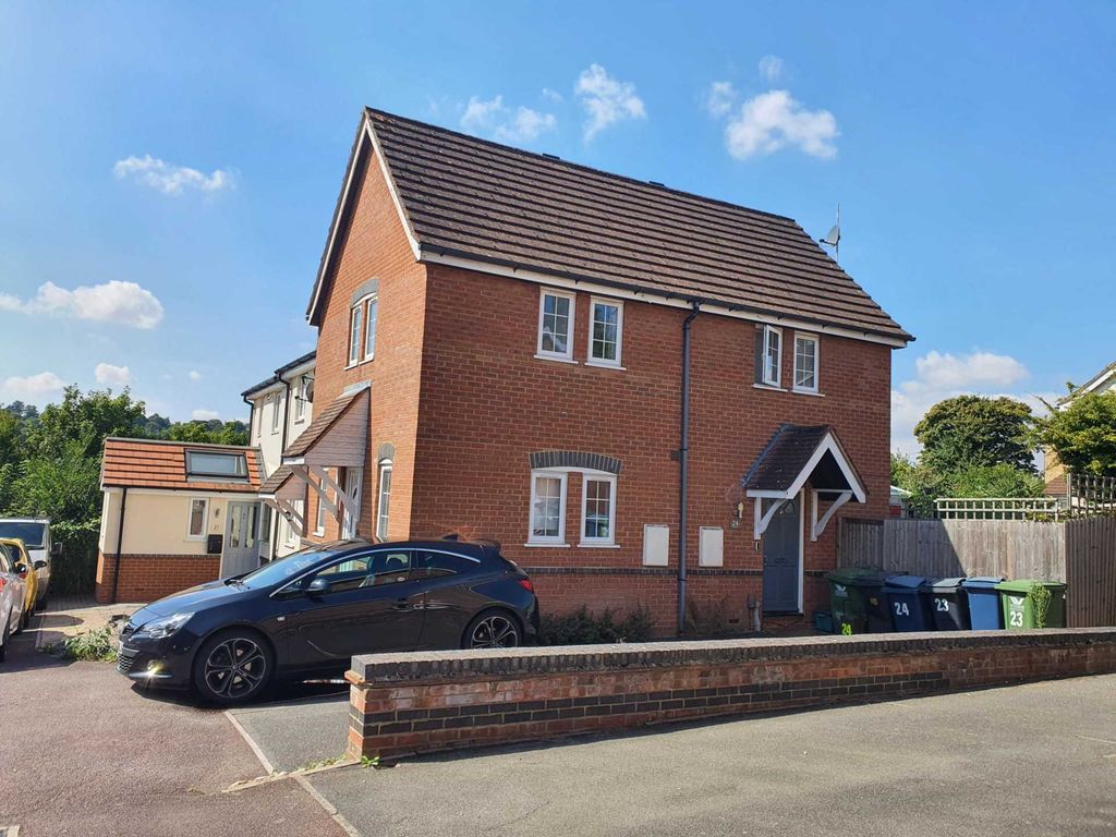 1 bed semidetached house to rent in Falcon Rise, Downley, High