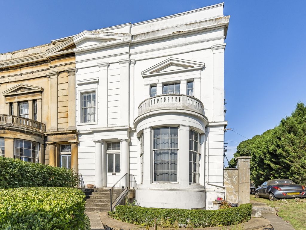 2 bed flat for sale in Windmill Street, Gravesend DA12, £220,000 Zoopla