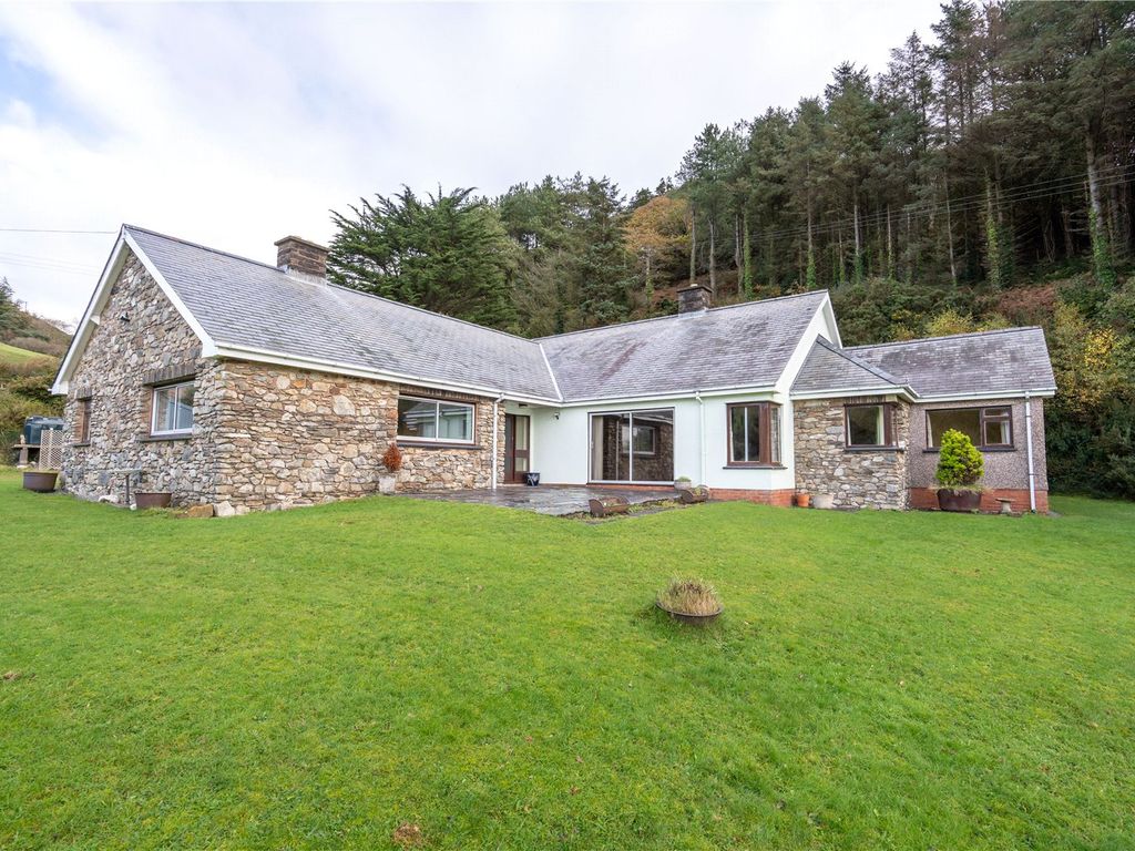 4 bed detached house for sale in Aberdyfi, Gwynedd LL35, £800,000 Zoopla