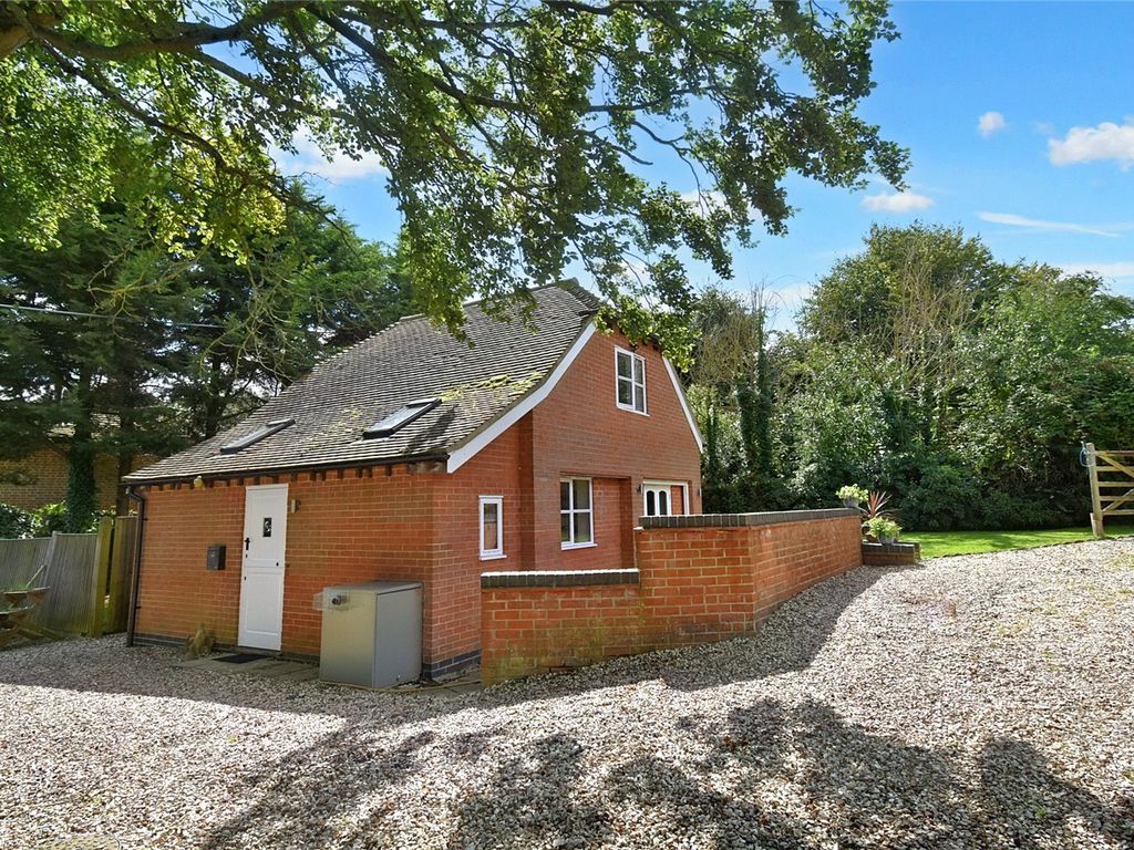 2 bed detached house for sale in Hill Green, Leckhampstead, Newbury