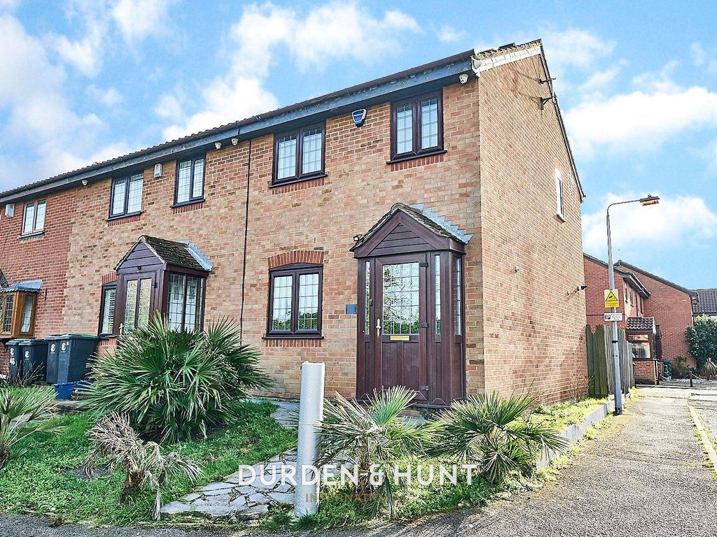 3 bed end terrace house for sale in Sewardstone Road, Chingford E4 Zoopla