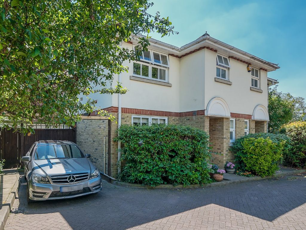 3 bed semidetached house for sale in Lydden Grove, Earlsfield SW18