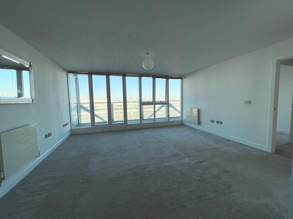 2 bed flat to rent in Rayleigh Road, London E16 Zoopla