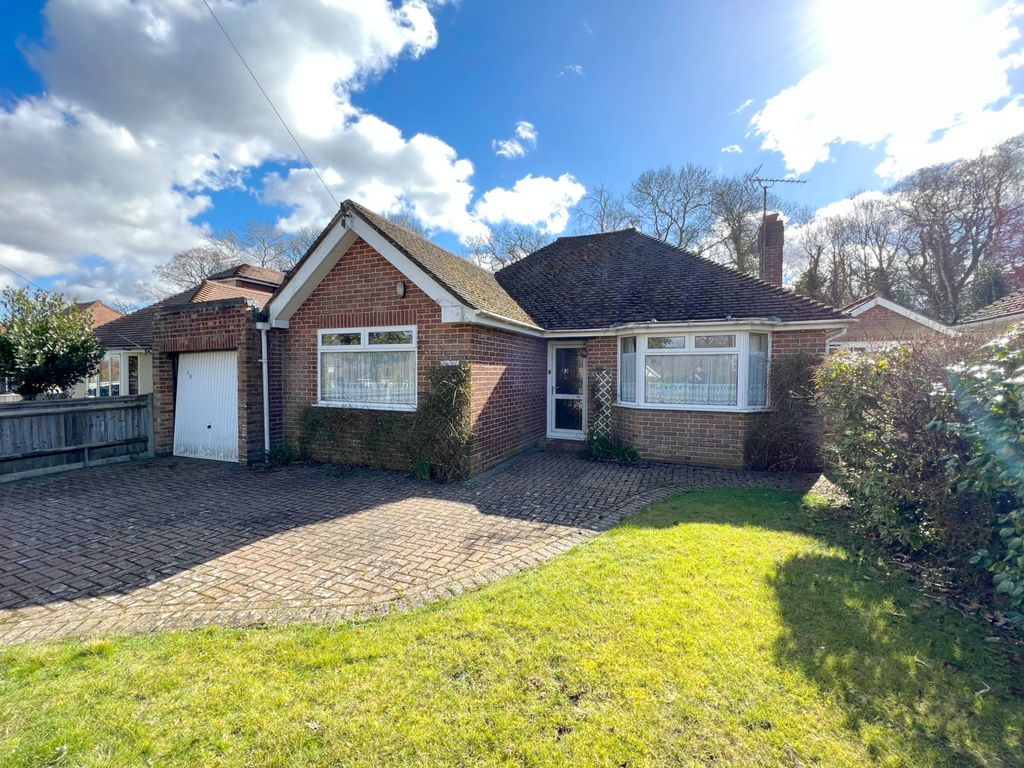 2 bed detached bungalow for sale in Redhatch Drive, Earley, Reading RG6