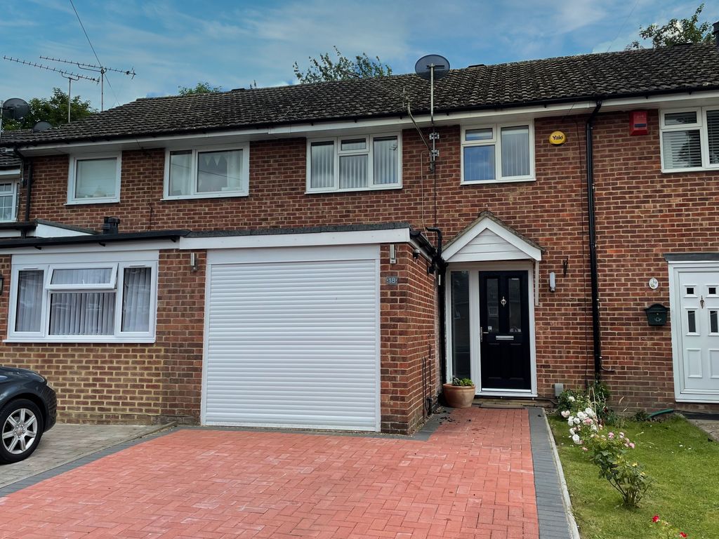 3 bed terraced house for sale in Pound Hill, Crawley RH10 Zoopla