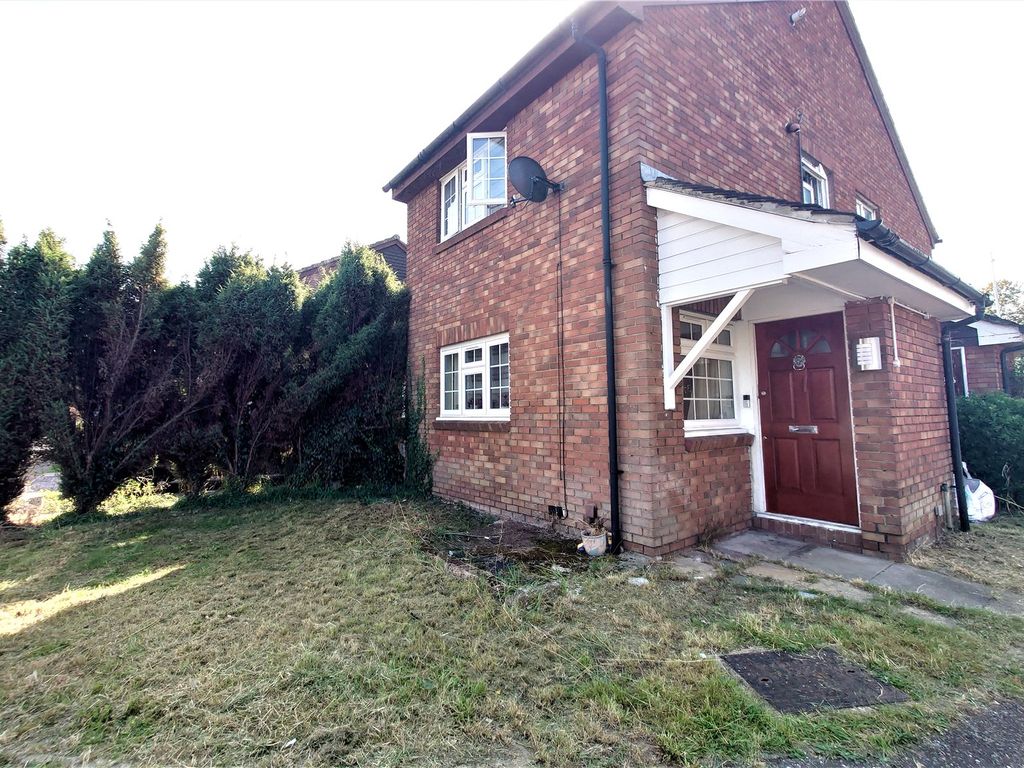 1 bed end terrace house for sale in Hindhead Close, Uxbridge UB8, £