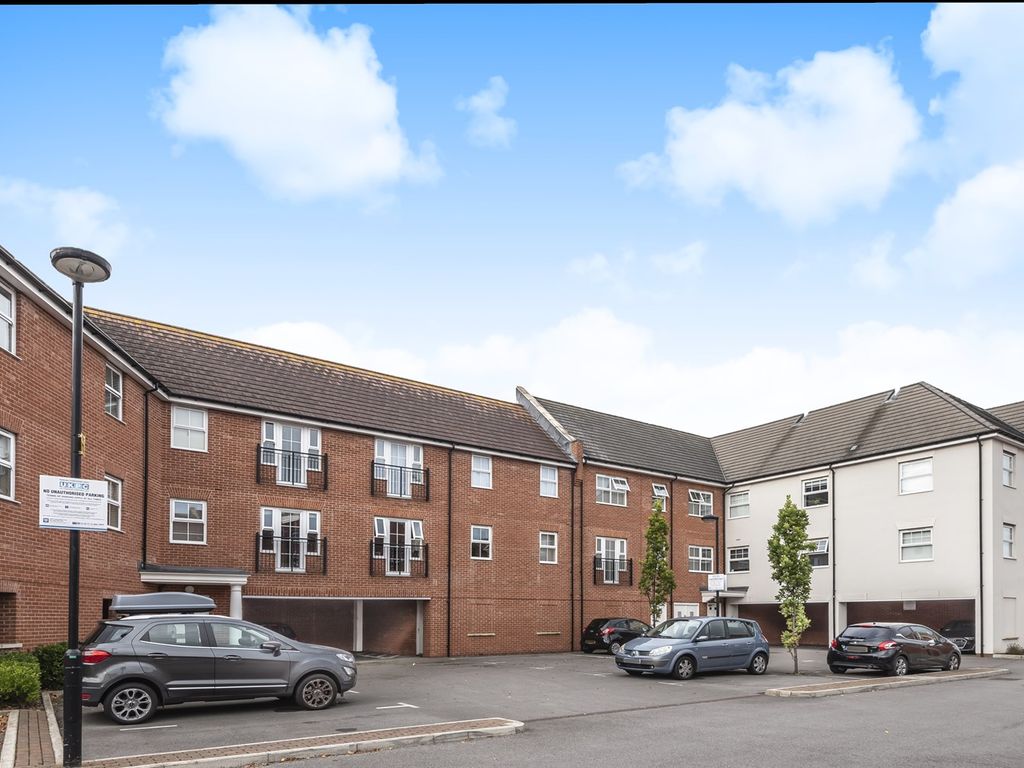 2 bed flat to rent in Bellamy House, Emm Square, Ashville Way