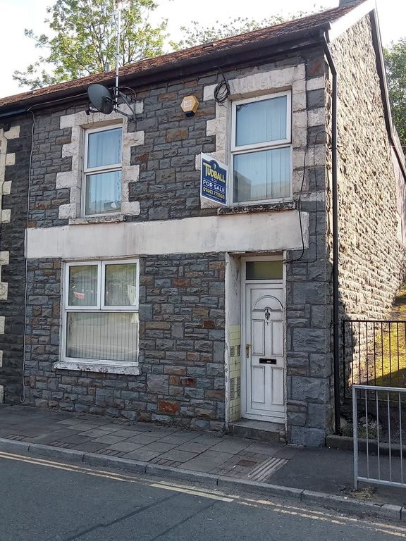 3 bed end terrace house for sale in 104 East Road, Tylorstown, Ferndale