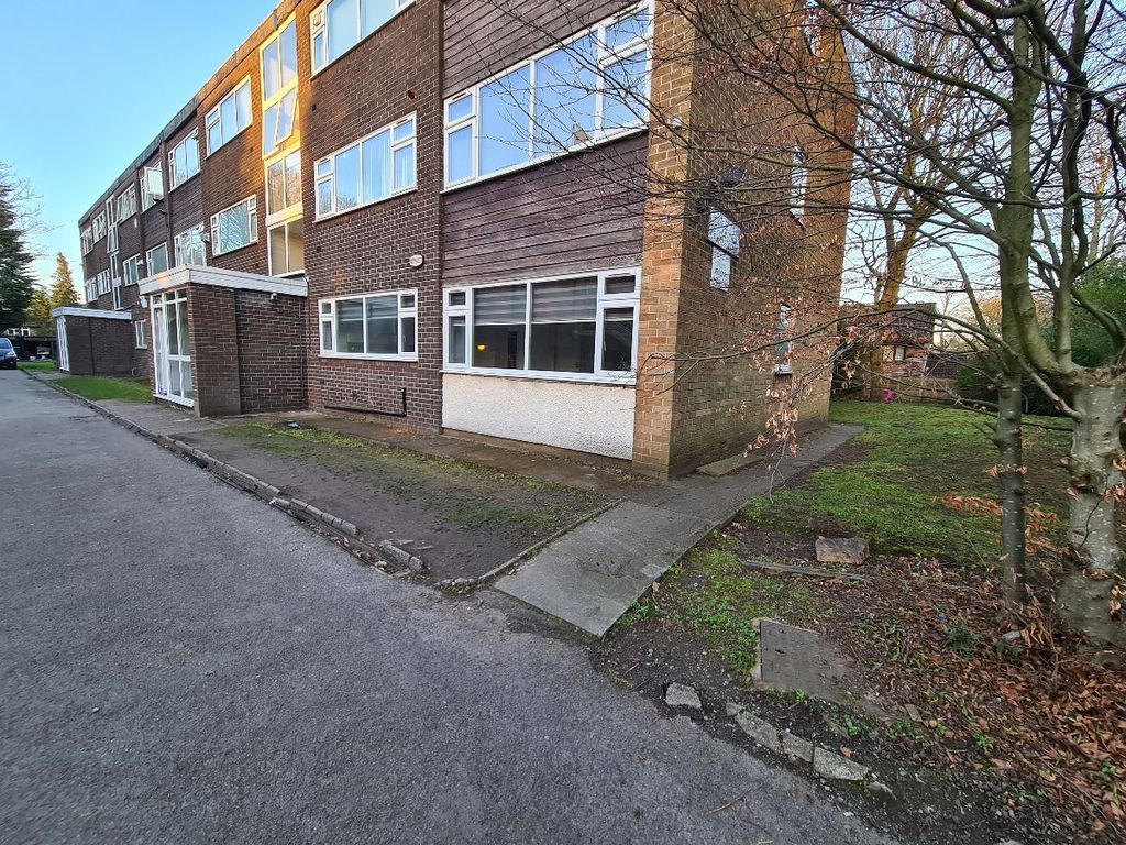 2 bed flat to rent in Park Lea Court, Upper Park Road, Salford M7 Zoopla