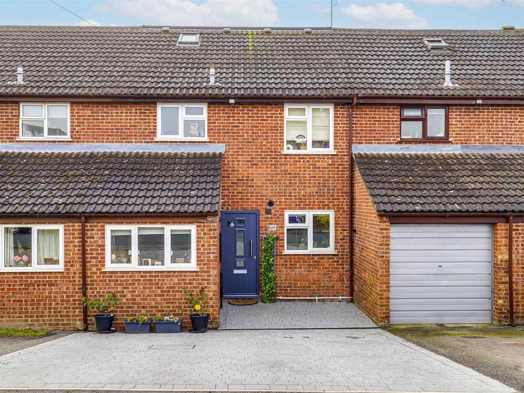4 bed terraced house for sale in De Vigier Avenue, Saffron Walden CB10
