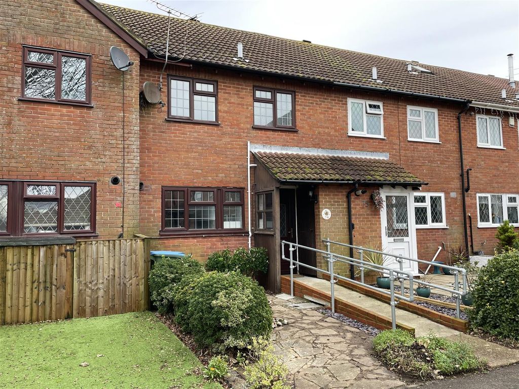 3 bed terraced house to rent in Dinsdale Gardens, Rustington