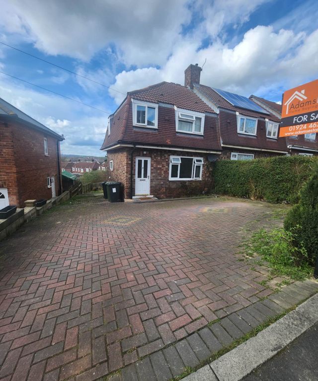 3 bed end terrace house for sale in Cliff Street, Batley WF17, £164,995