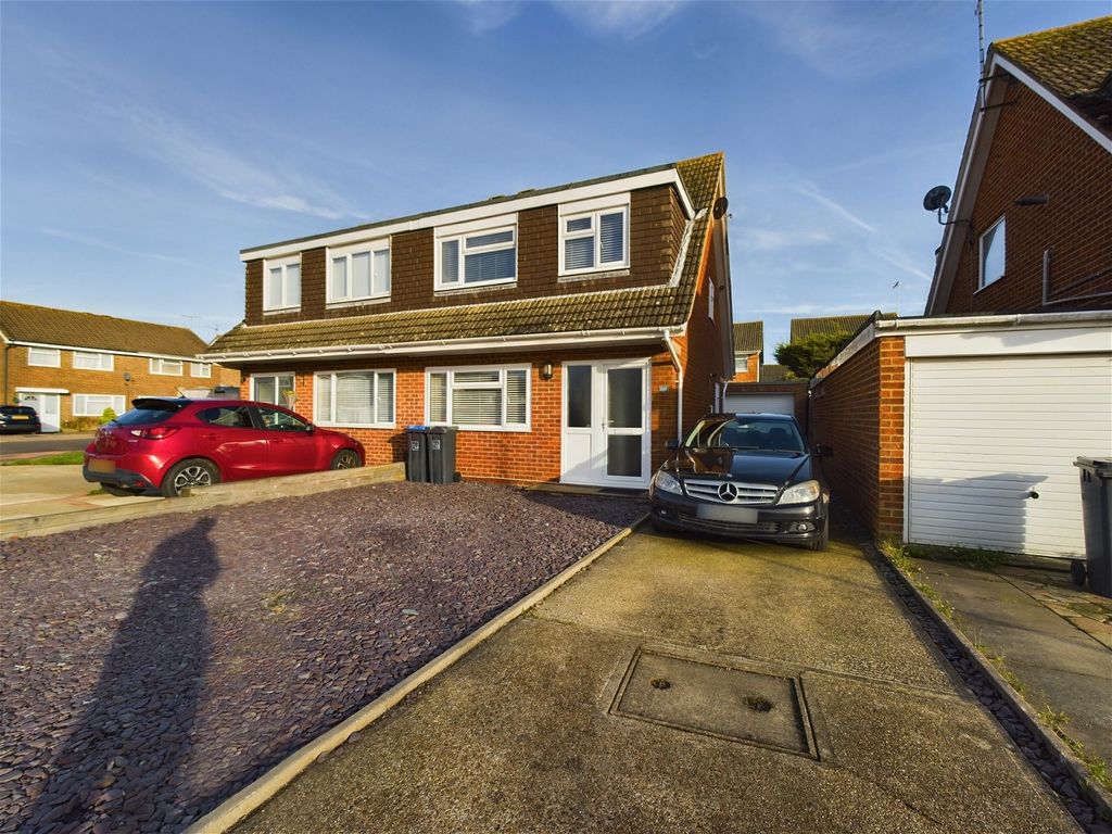 3 bed semidetached house for sale in Toronto Close, Worthing, West