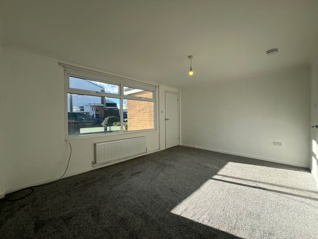 3 bed semidetached house to rent in Temple Park Road, South Shields