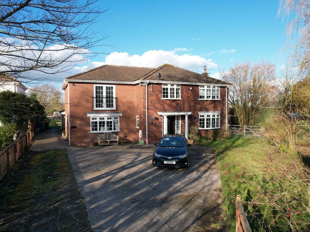 6 bed detached house for sale in Goldcliff, Newport NP18 Zoopla