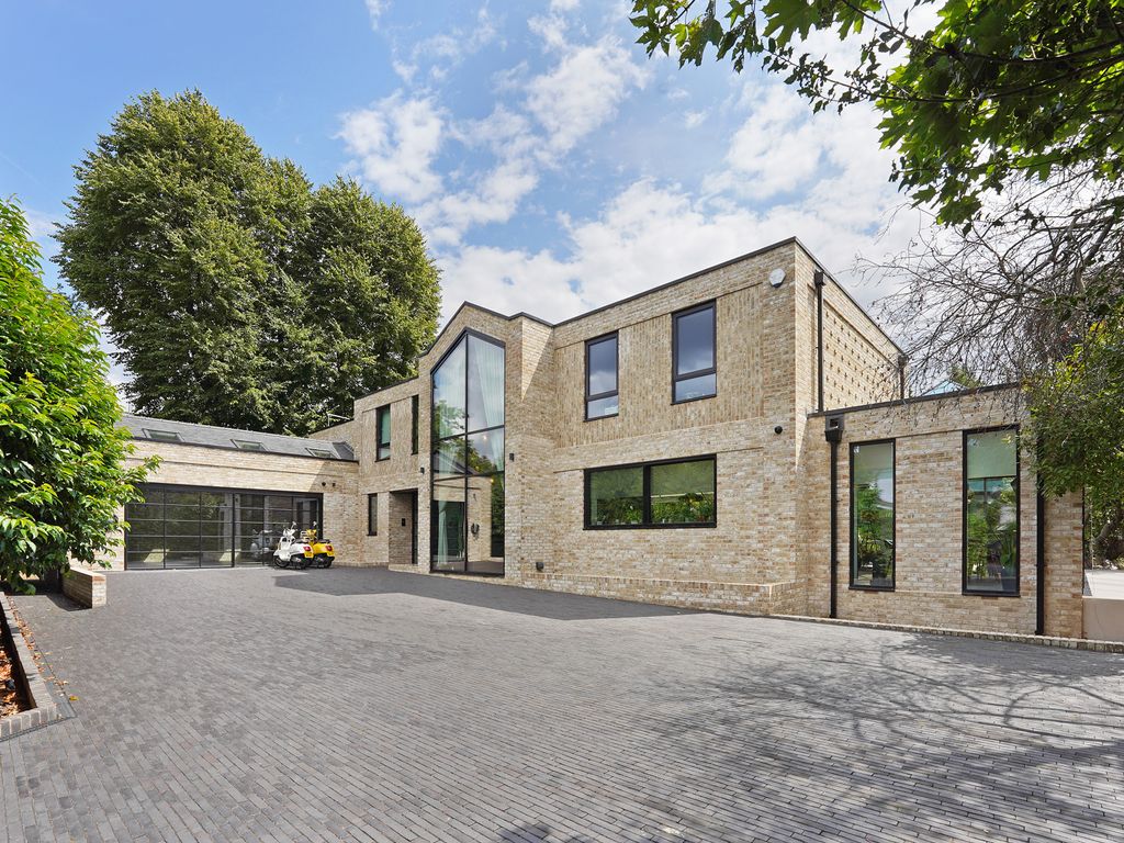 5 bed detached house for sale in West Park Avenue, Kew, Richmond TW9, £