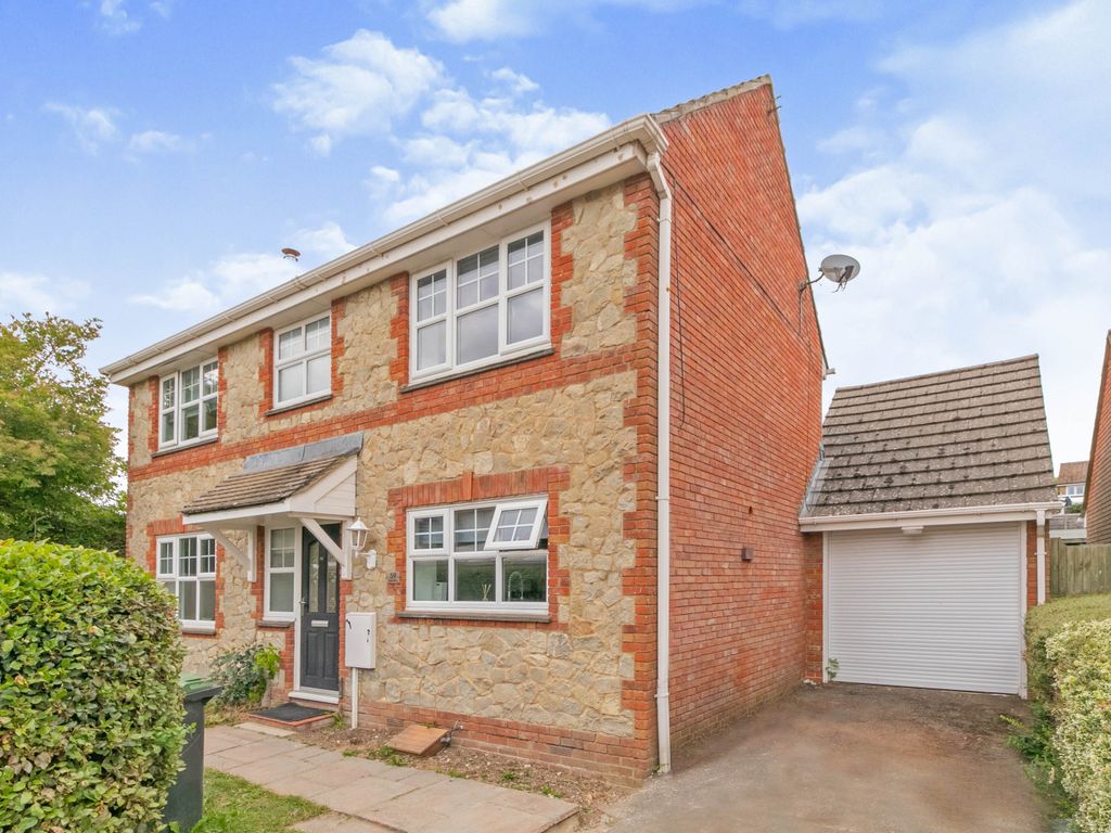3 bed detached house for sale in Phoenix Drive, Wateringbury, Maidstone