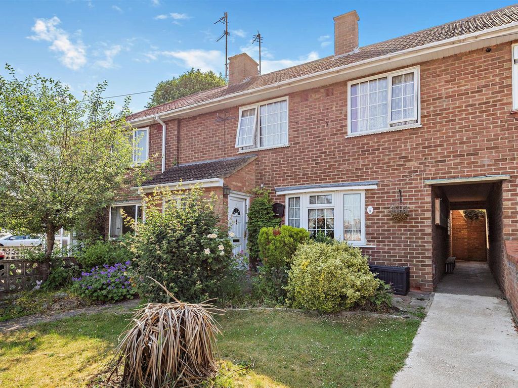 4 bed terraced house for sale in Boundary Crescent, Stony Stratford