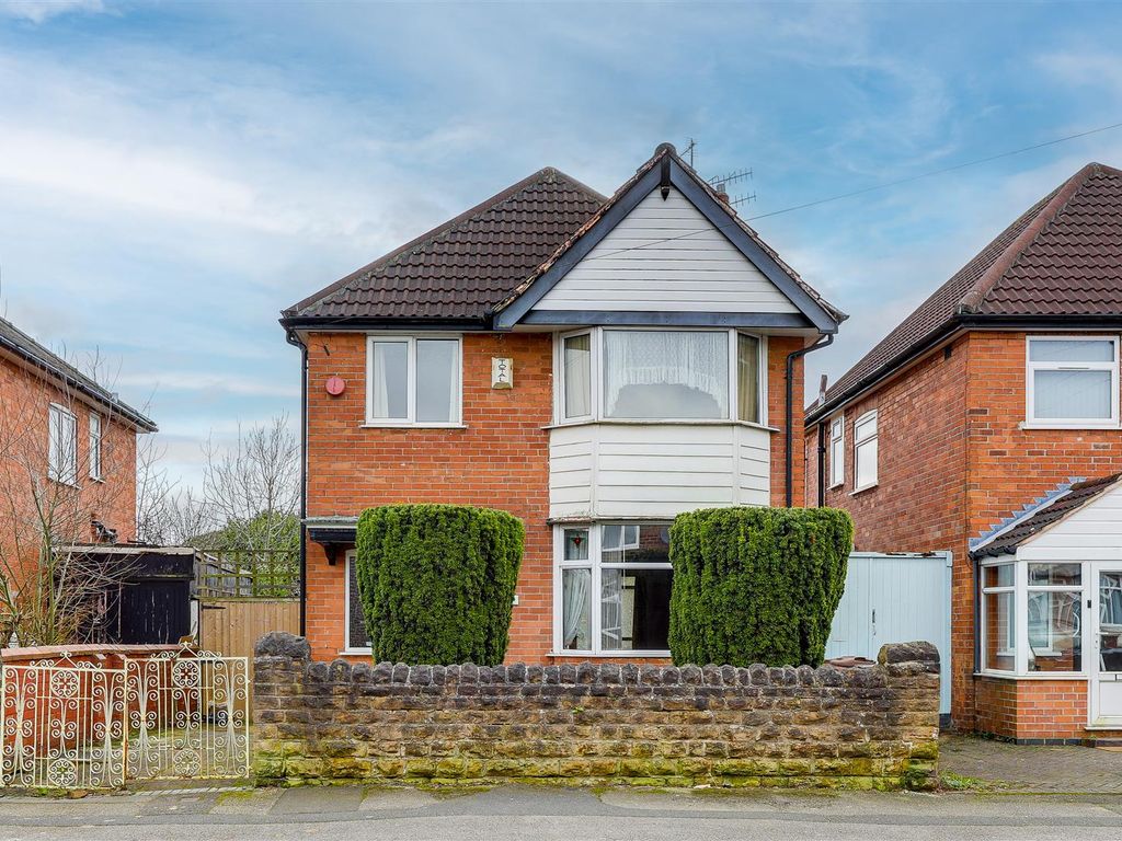 3 bed detached house for sale in Broomhill Road, Bulwell, Nottinghamshire NG6, £200,000 Zoopla