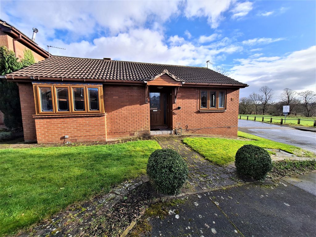 2 bed detached bungalow for sale in Woodside Park Avenue, Horsforth