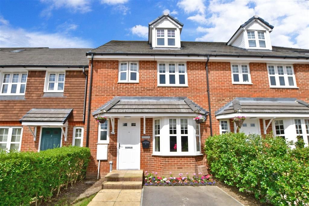 3 bed mews house for sale in Horwich Close, Crowborough, East Sussex