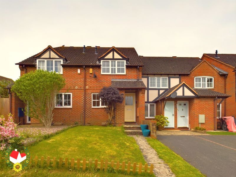 2 bed terraced house for sale in Dunlin Close, Quedgeley, Gloucester